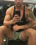 Thicknhanging - Commando gym selfie. Nice.